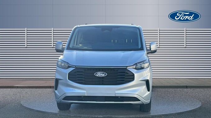 Ford Transit Custom 320 L1 Diesel Fwd 2.0 EcoBlue 150ps H1 Double Cab Van Limited - Image 3